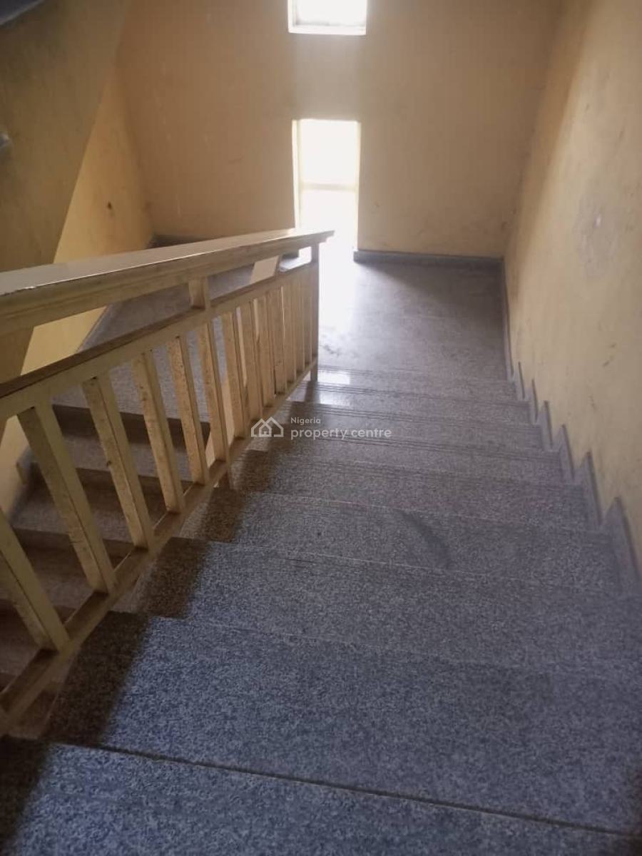 Clean 3bedroom Flat with Bq, Off Kunsela Road, Ikate Elegushi, Lekki, Lagos, Flat / Apartment for Rent
