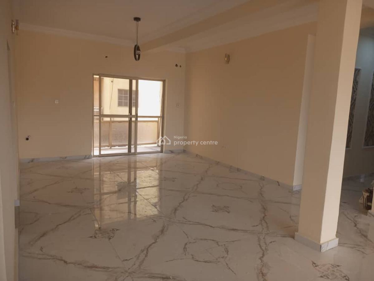 Clean 3bedroom Flat with Bq, Off Kunsela Road, Ikate Elegushi, Lekki, Lagos, Flat / Apartment for Rent