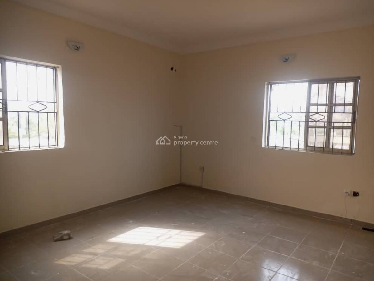Clean 3bedroom Flat with Bq, Off Kunsela Road, Ikate Elegushi, Lekki, Lagos, Flat / Apartment for Rent
