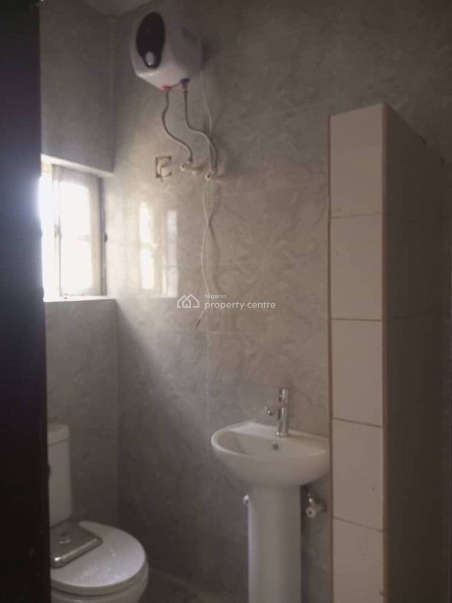 Clean 3bedroom Flat with Bq, Off Kunsela Road, Ikate Elegushi, Lekki, Lagos, Flat / Apartment for Rent