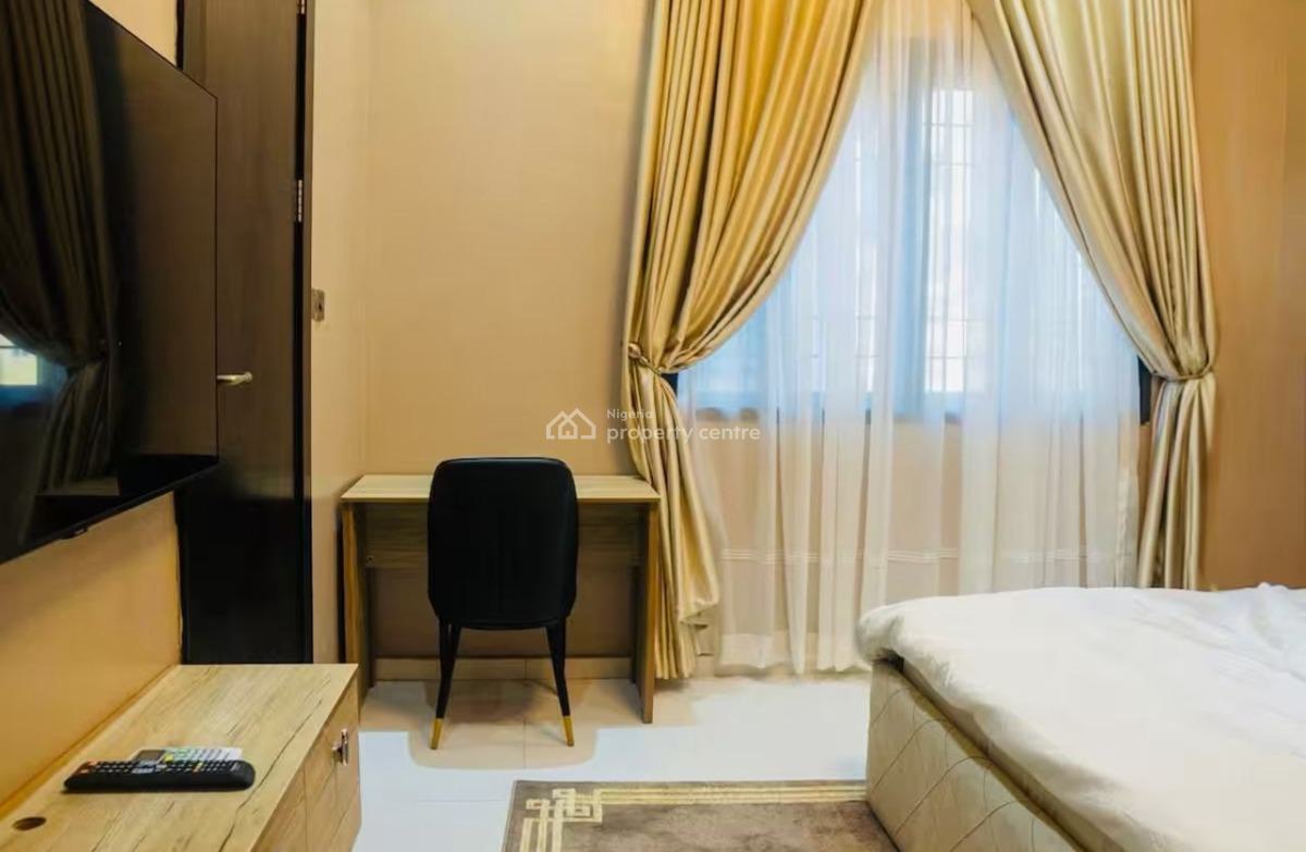 Fully Furnished 3bedroom Flat with Bq, Off Admiralty Way Lekki Phase 1, Lekki Phase 1, Lekki, Lagos, Flat / Apartment for Rent