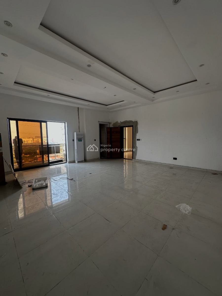 Massive 3 Bedroom Apartment with Pool & Elevator, Lekki Right, Lekki Phase 1, Lekki, Lagos, Flat / Apartment for Rent