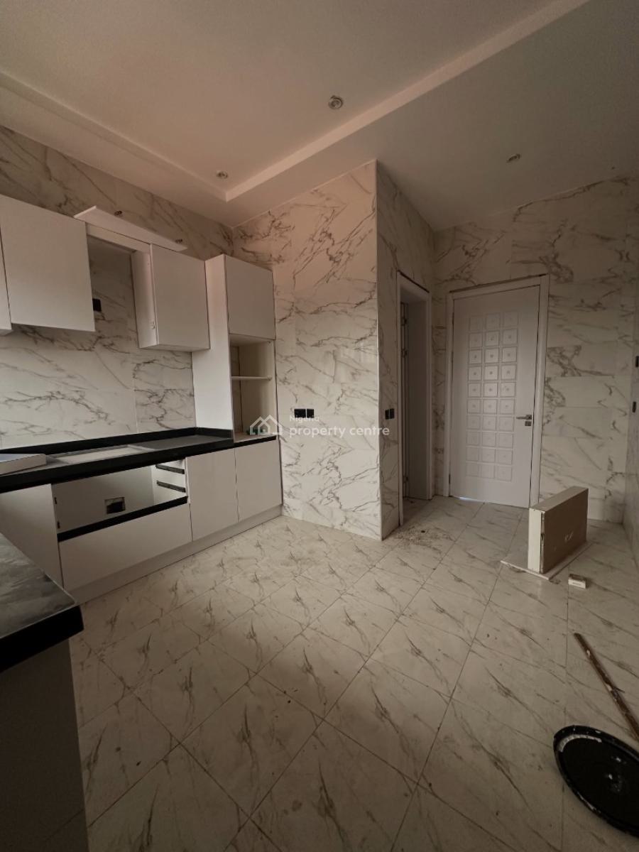 Massive 3 Bedroom Apartment with Pool & Elevator, Lekki Right, Lekki Phase 1, Lekki, Lagos, Flat / Apartment for Rent