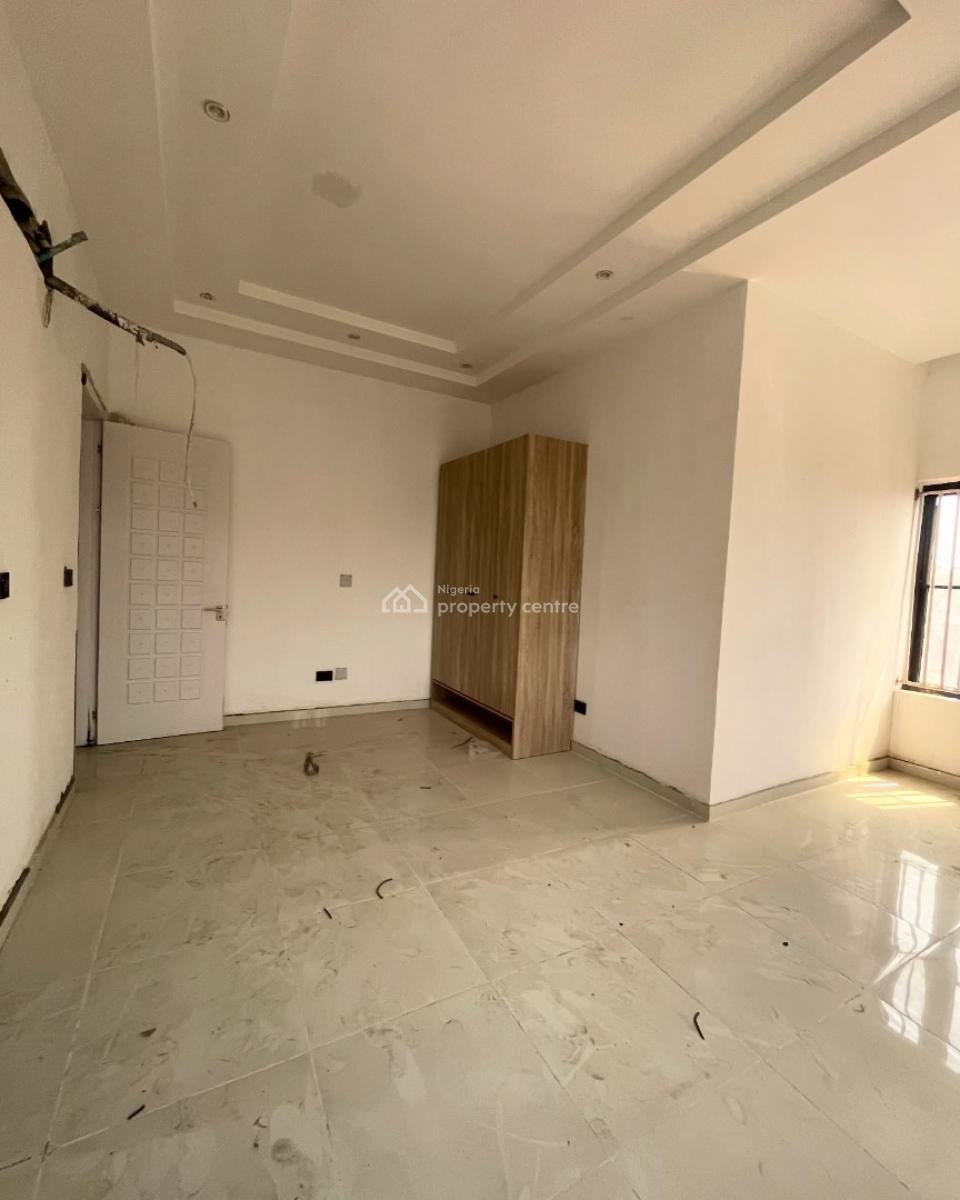 Massive 3 Bedroom Apartment with Pool & Elevator, Lekki Right, Lekki Phase 1, Lekki, Lagos, Flat / Apartment for Rent