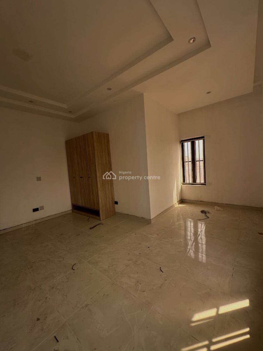 Massive 3 Bedroom Apartment with Pool & Elevator, Lekki Right, Lekki Phase 1, Lekki, Lagos, Flat / Apartment for Rent