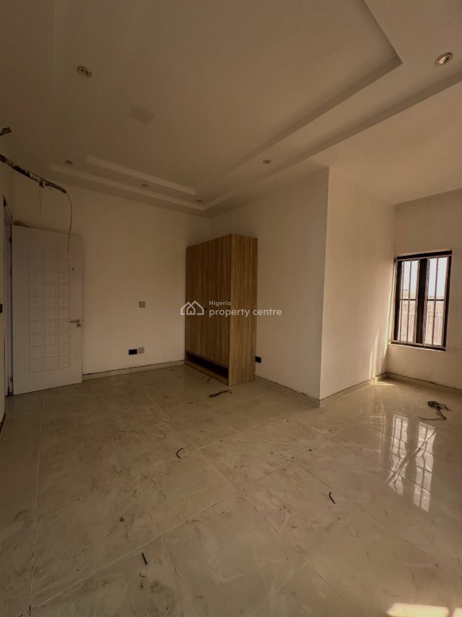 Massive 3 Bedroom Apartment with Pool & Elevator, Lekki Right, Lekki Phase 1, Lekki, Lagos, Flat / Apartment for Rent