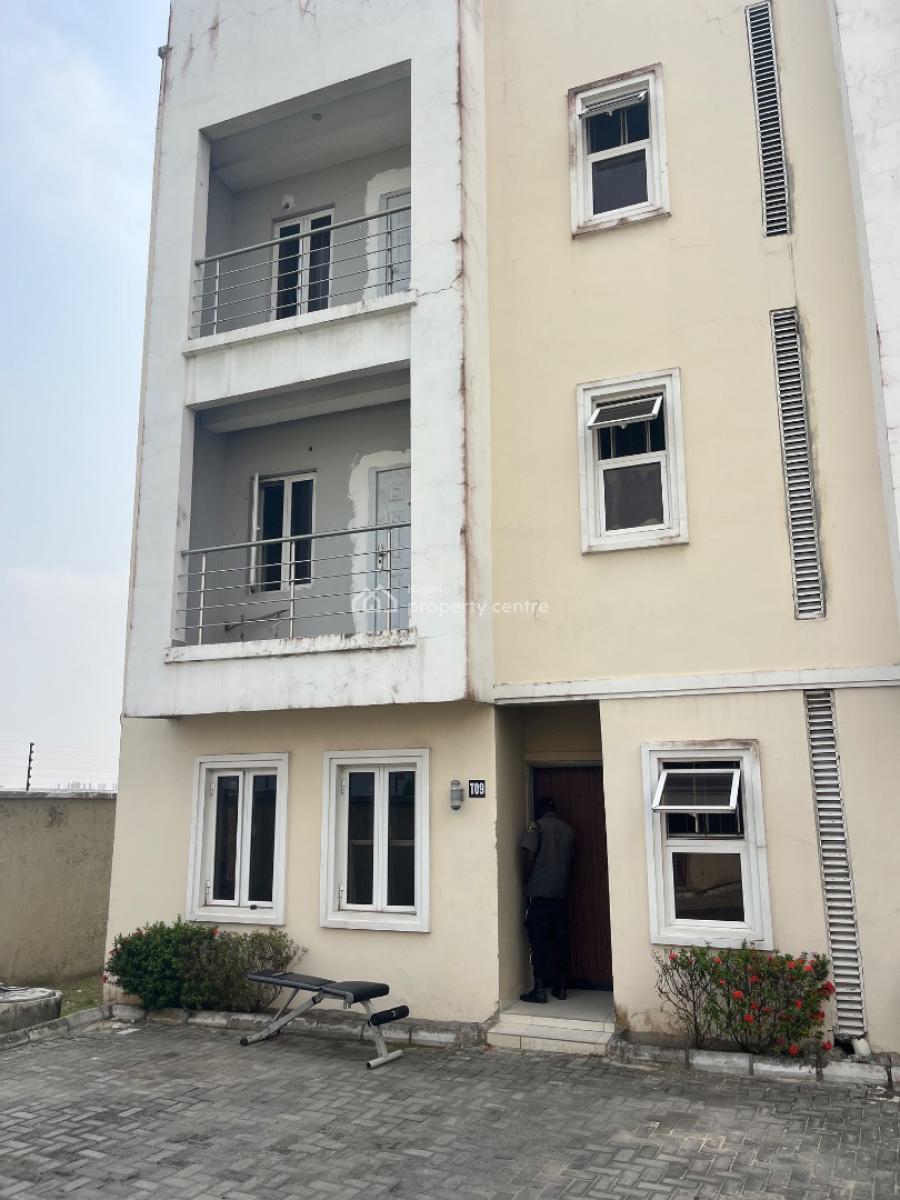 a Well Maintained 4 Bedroom Semi Detached House with a Room Bq, Lekki Phase 1, Lekki, Lagos, Semi-detached Duplex for Rent