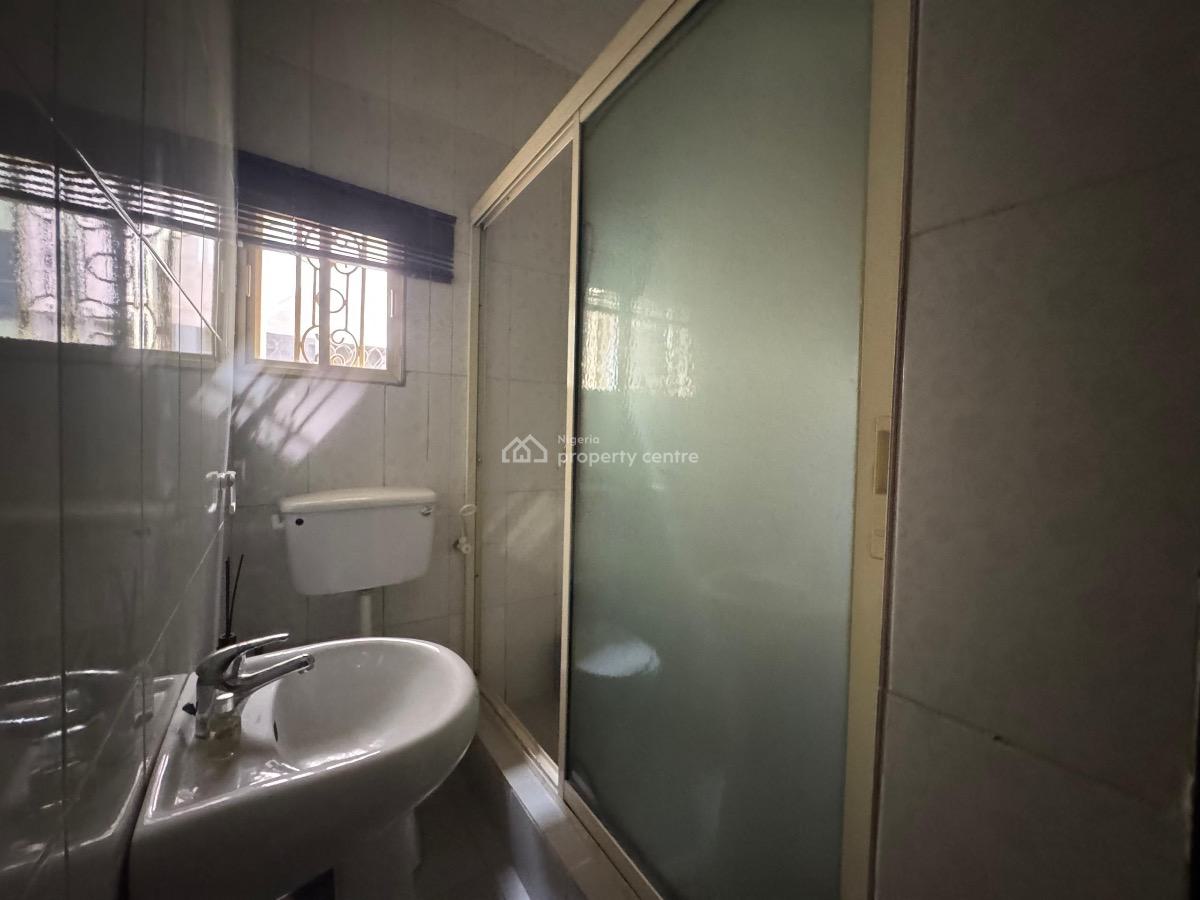 Well Maintained Sharp 3 Bedroom Apartment, Gra Phase 2, Magodo, Lagos, Flat / Apartment for Sale