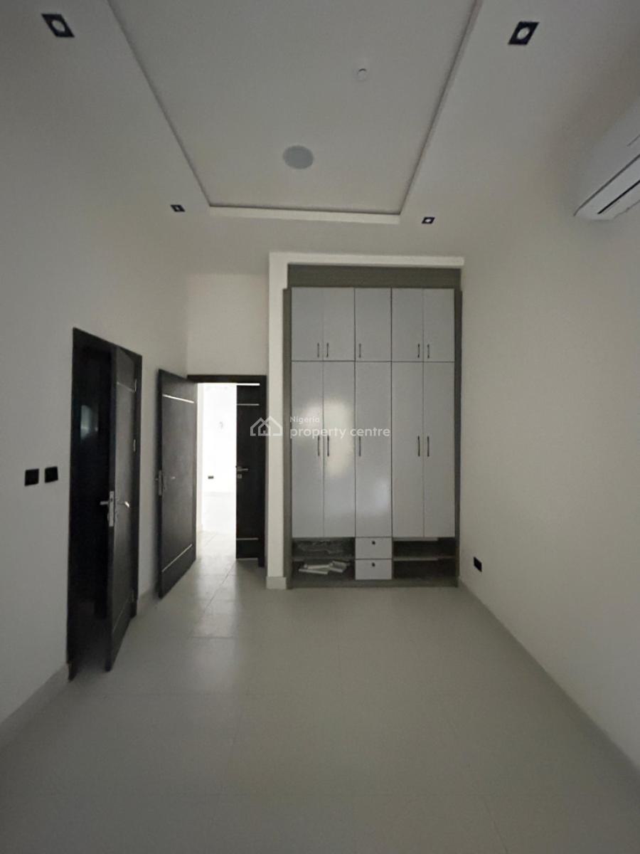 2bedroom Apartment with Bq in a Secured Estate, Lekki Phase 1, Lekki, Lagos, Flat / Apartment for Rent