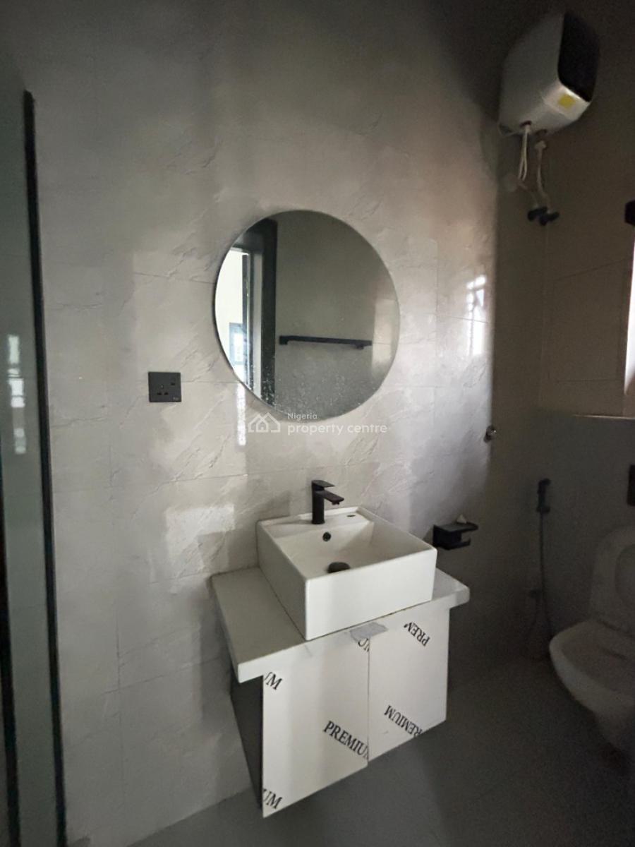 2bedroom Apartment with Bq in a Secured Estate, Lekki Phase 1, Lekki, Lagos, Flat / Apartment for Rent