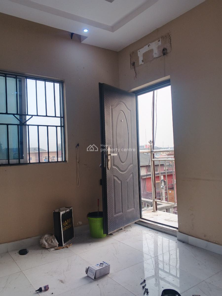Spacious and Standard Miniflat Available in a Serene Area., Alagomeji, Alagomeji, Yaba, Lagos, Mini Flat (room and Parlour) for Rent