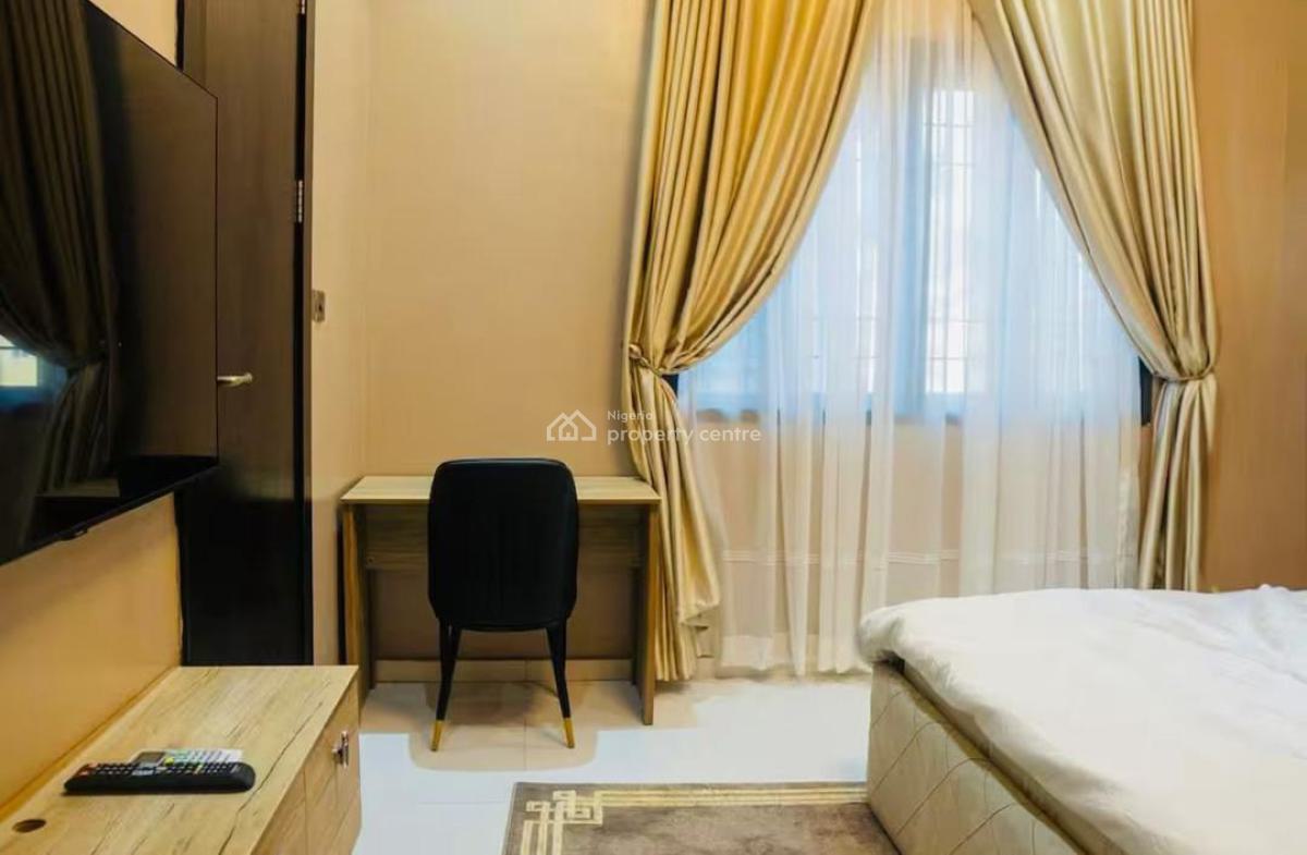 Luxuriously Furnished 3 Bedroom Flat, Lekki Phase 1, Lekki, Lagos, Flat / Apartment for Rent