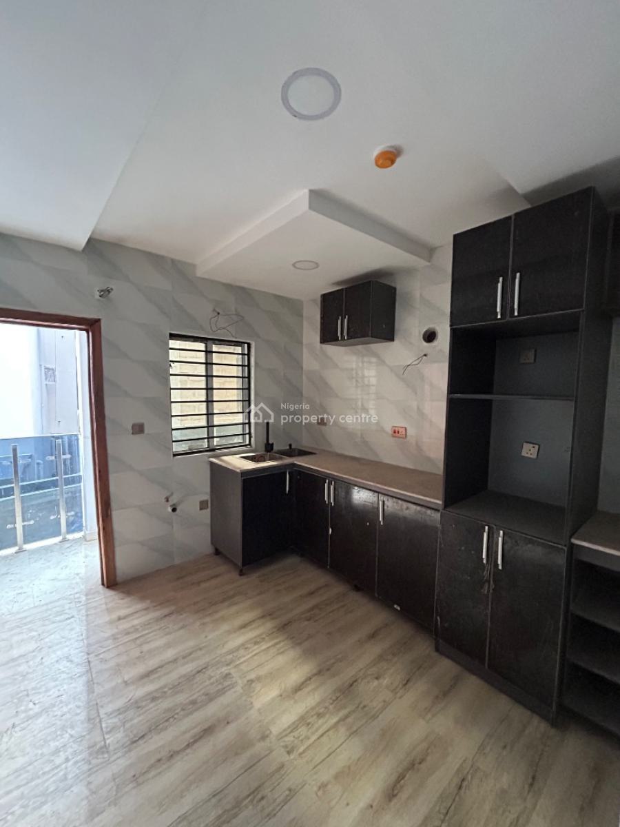 2 Bedroom Apartment with Bq, Lekki Phase 1, Lekki, Lagos, Flat / Apartment for Rent