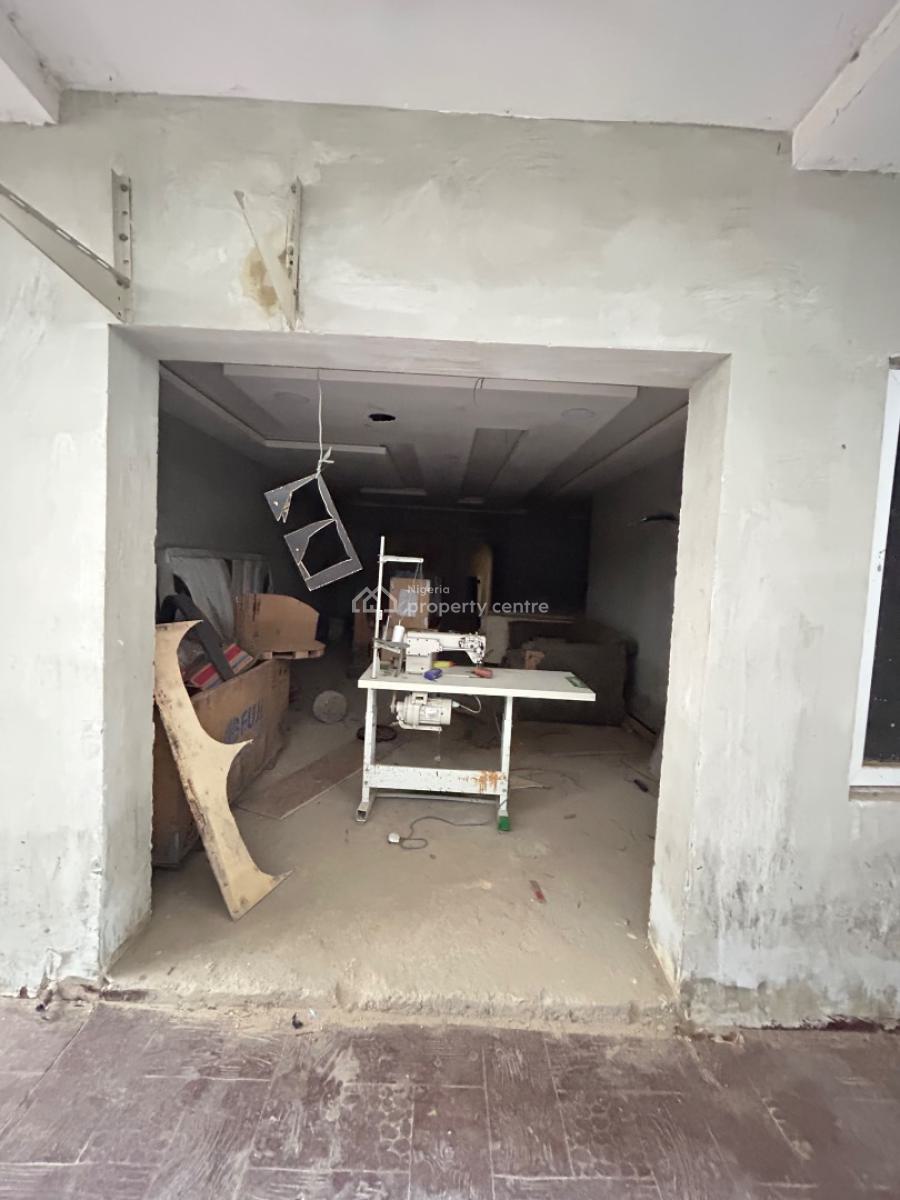 2 Bedroom Apartment with Bq, Lekki Phase 1, Lekki, Lagos, Flat / Apartment for Rent
