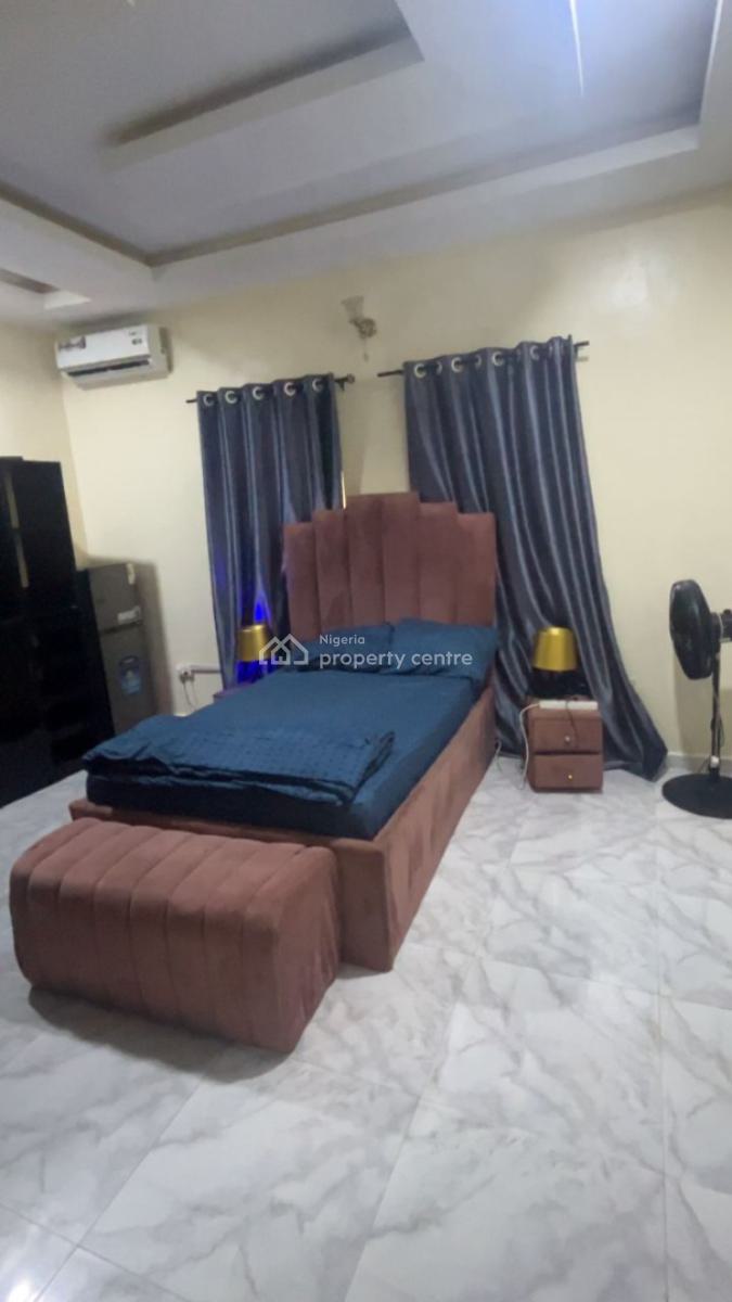Monthly Furnished Single Room, Off Kunsela Road, Ikate, Lekki, Lagos, Flat / Apartment for Rent