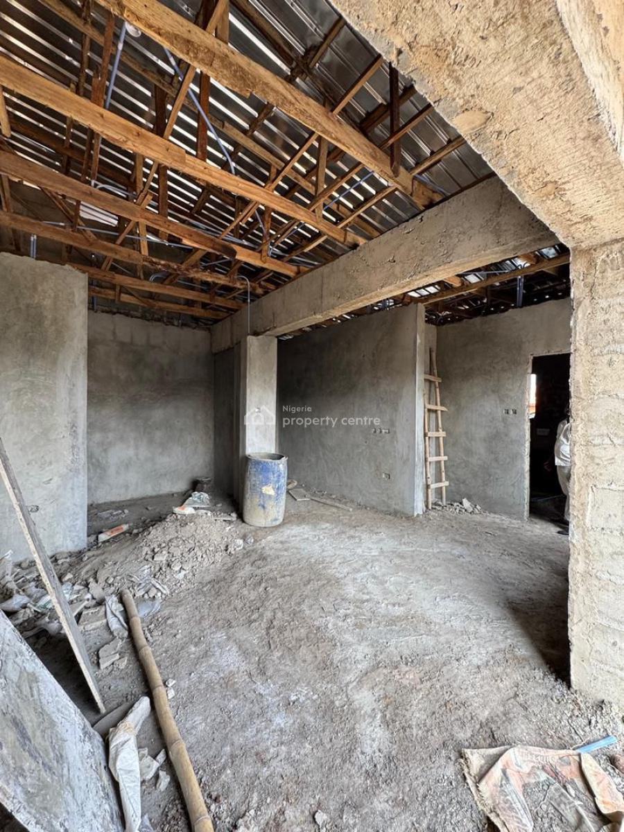 2 Bedroom Apartment with Bq, Yaba, Lagos, House for Sale