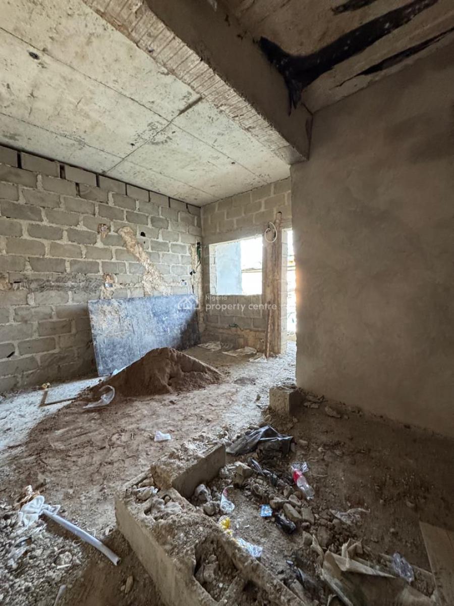 2 Bedroom Apartment with Bq, Yaba, Lagos, House for Sale