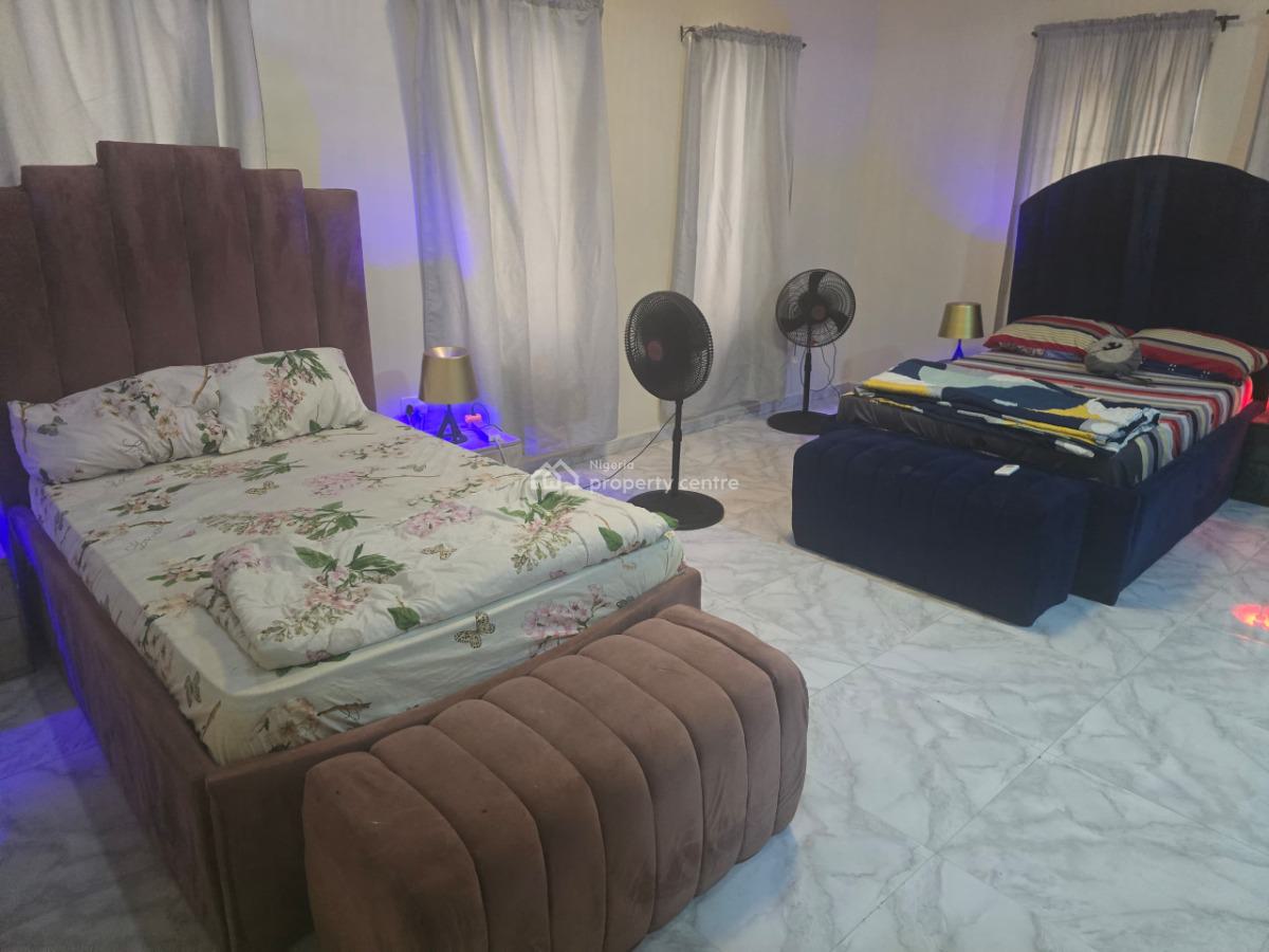 Monthly Furnished  Single Room with 2 Bed in It, Off Kunsela, Ikate Elegushi, Lekki, Lagos, Flat / Apartment for Rent