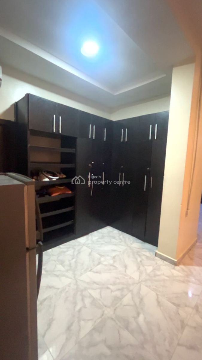 Monthly Furnished  Single Room with 2 Bed in It, Off Kunsela, Ikate Elegushi, Lekki, Lagos, Flat / Apartment for Rent