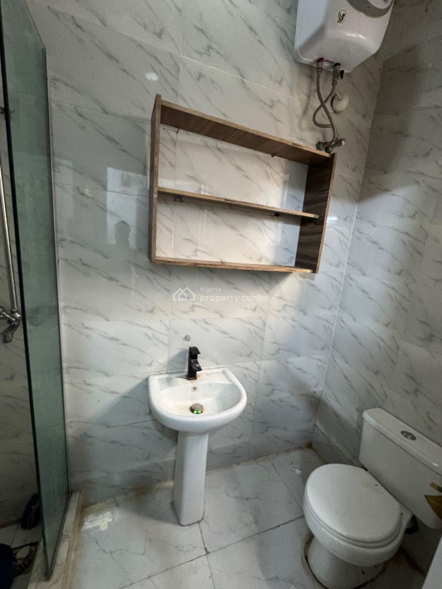 Self Contain, Chevy View Estate, Lekki Expressway, Lekki, Lagos, Self Contain (single Rooms) for Rent