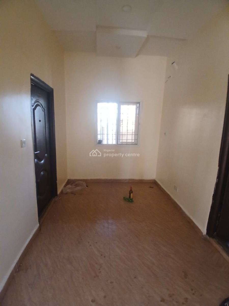 Newly Renovated 2 Bedrooms in an Estate En Suite, Life Camp, Abuja, Flat / Apartment for Rent