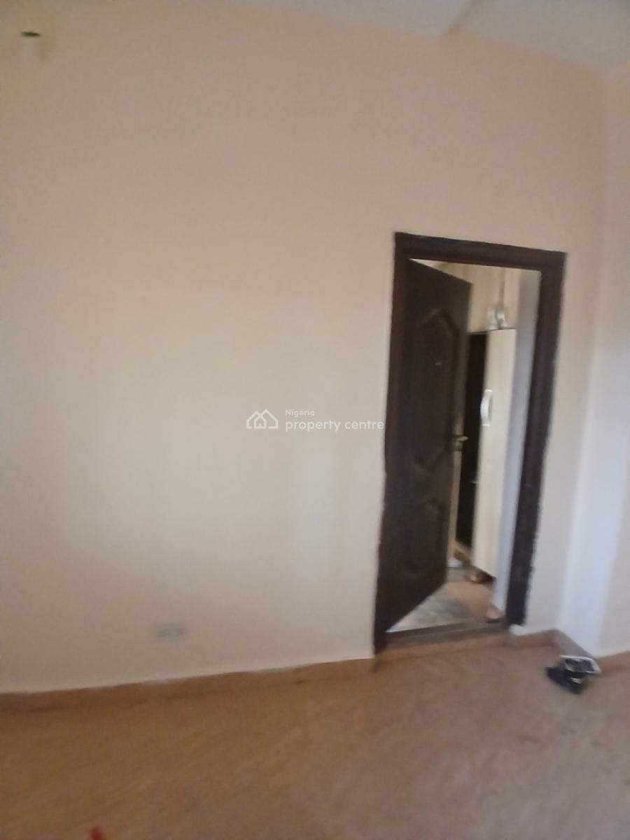 Newly Renovated 2 Bedrooms in an Estate En Suite, Life Camp, Abuja, Flat / Apartment for Rent