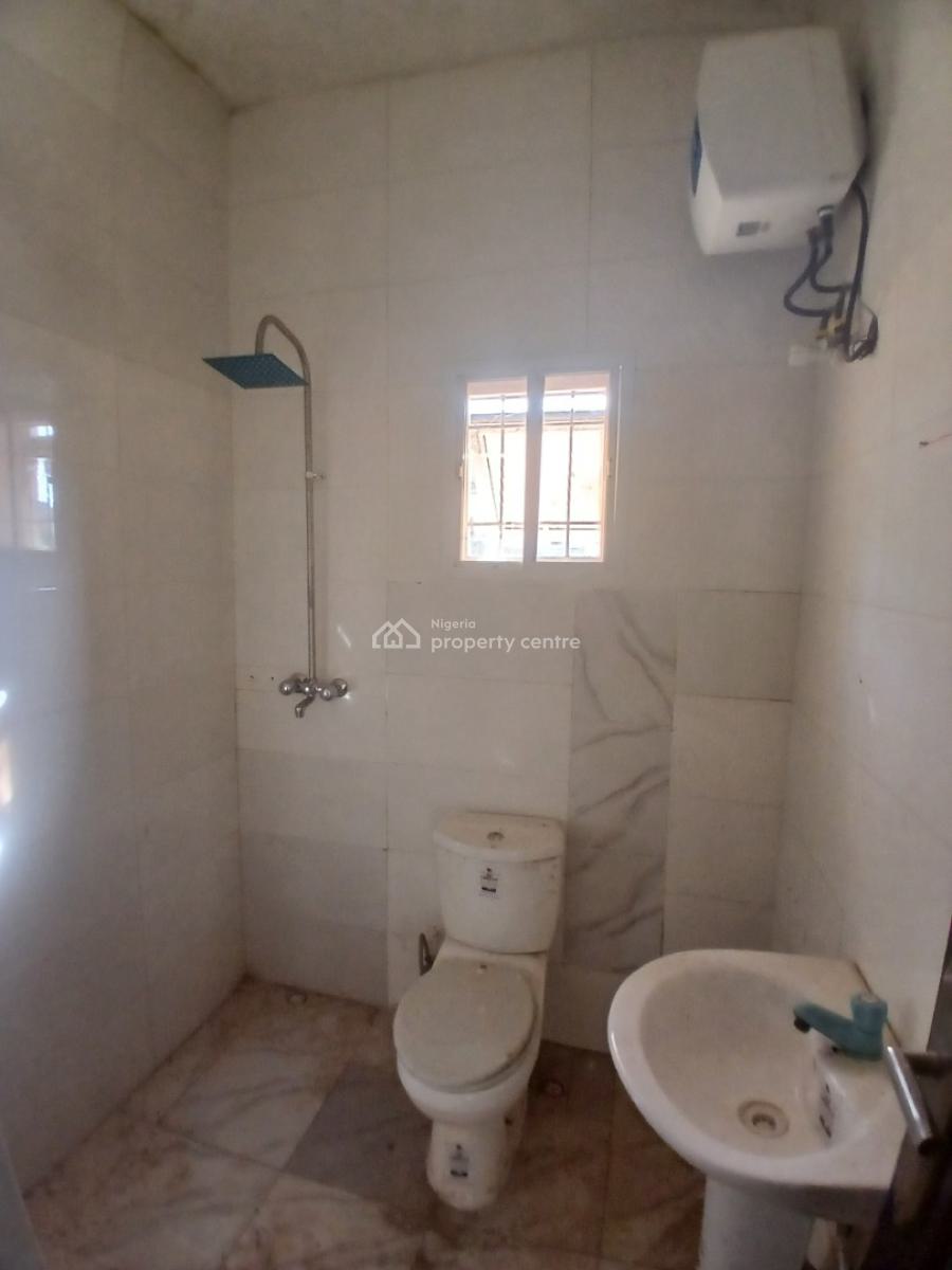 Newly Renovated 2 Bedrooms in an Estate En Suite, Life Camp, Abuja, Flat / Apartment for Rent