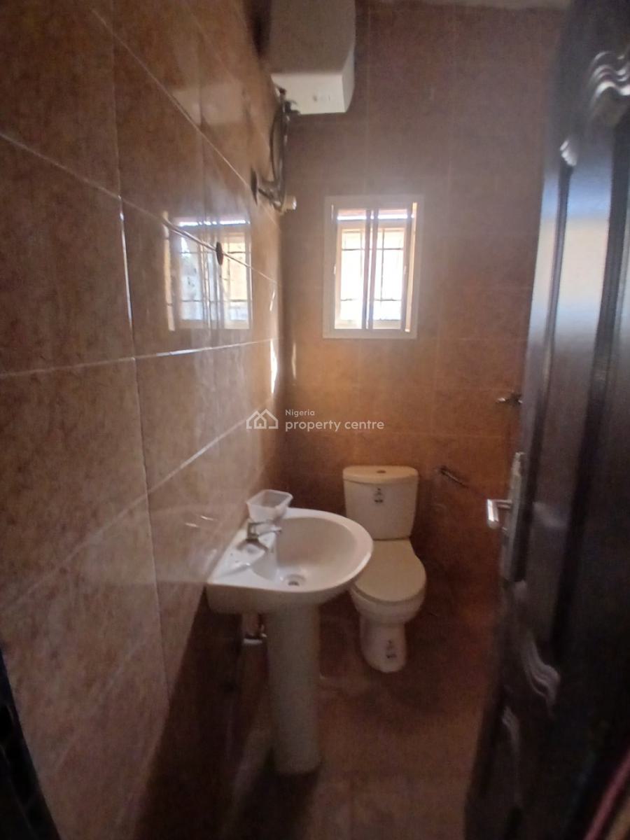 Newly Renovated 2 Bedrooms in an Estate En Suite, Life Camp, Abuja, Flat / Apartment for Rent