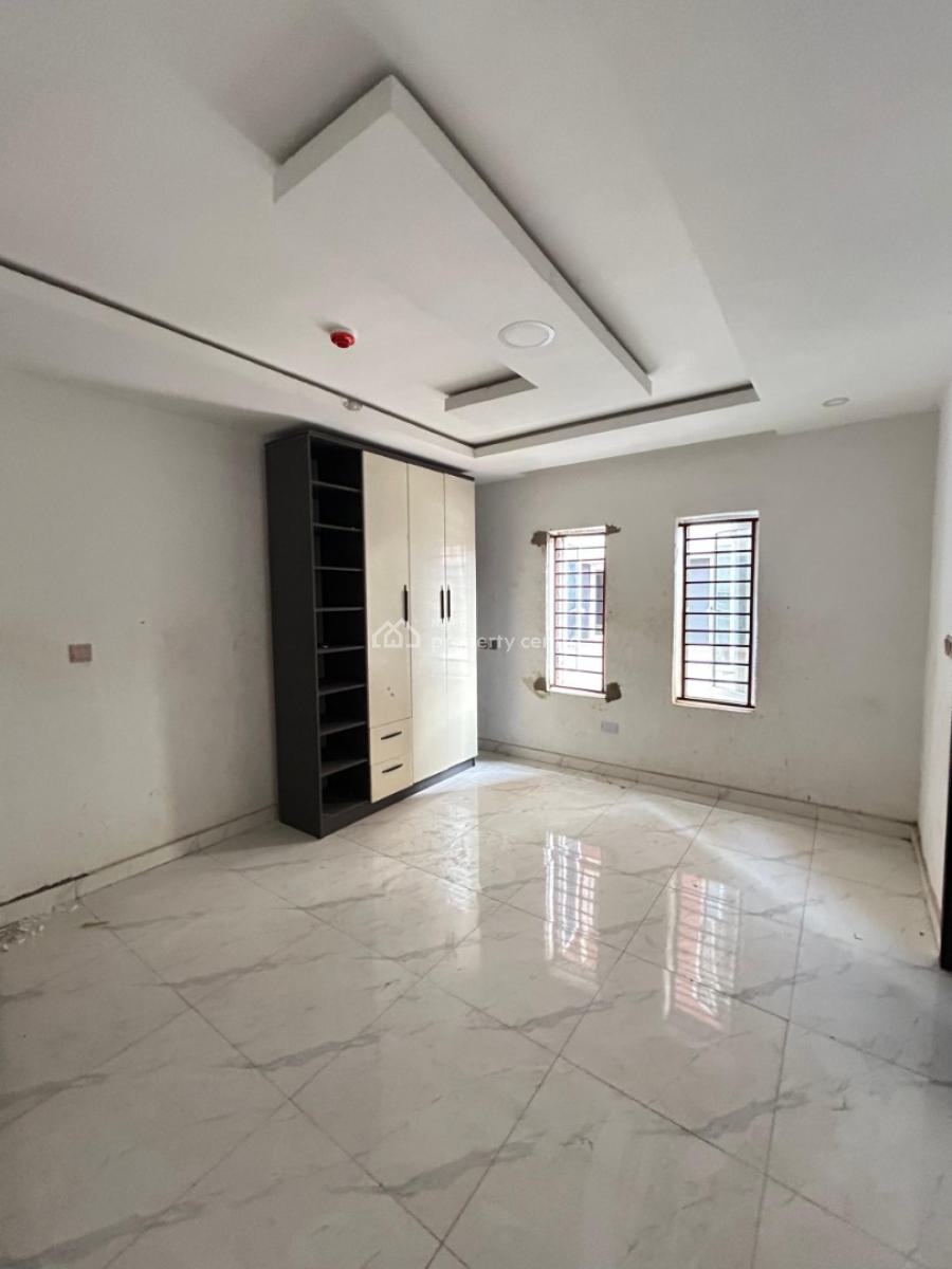Brandnew 2bedroom Apartment with Bq, Swimming Pool, Gym and Elevator, Lekki Phase 1, Lekki, Lagos, Flat / Apartment for Rent