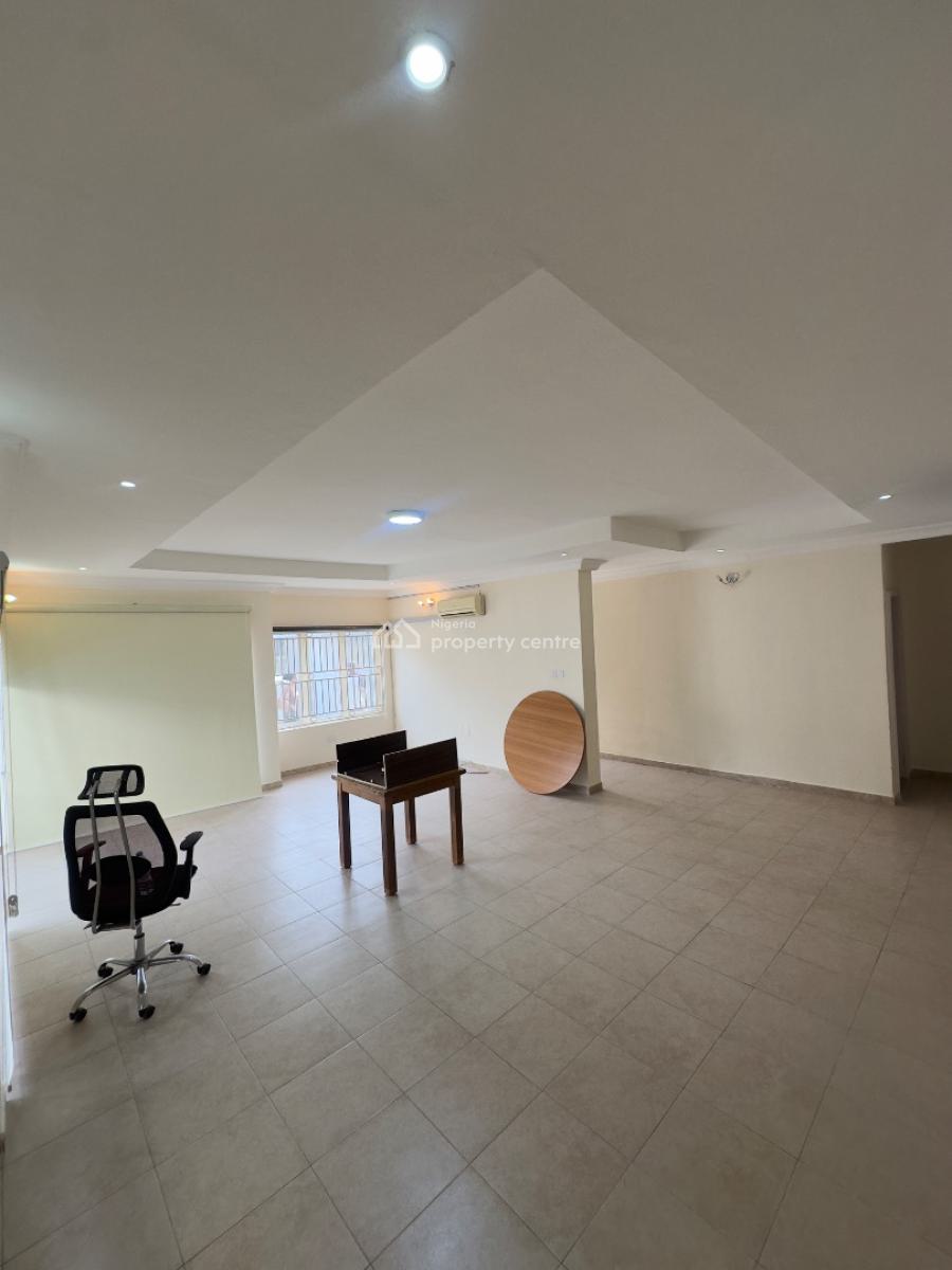 Well Spacious 3bedroom Apartment and a Bq, Off Oladimeji Alo, Lekki Phase 1, Lekki, Lagos, Flat / Apartment for Rent