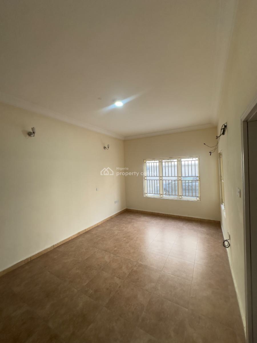 Well Spacious 3bedroom Apartment and a Bq, Off Oladimeji Alo, Lekki Phase 1, Lekki, Lagos, Flat / Apartment for Rent