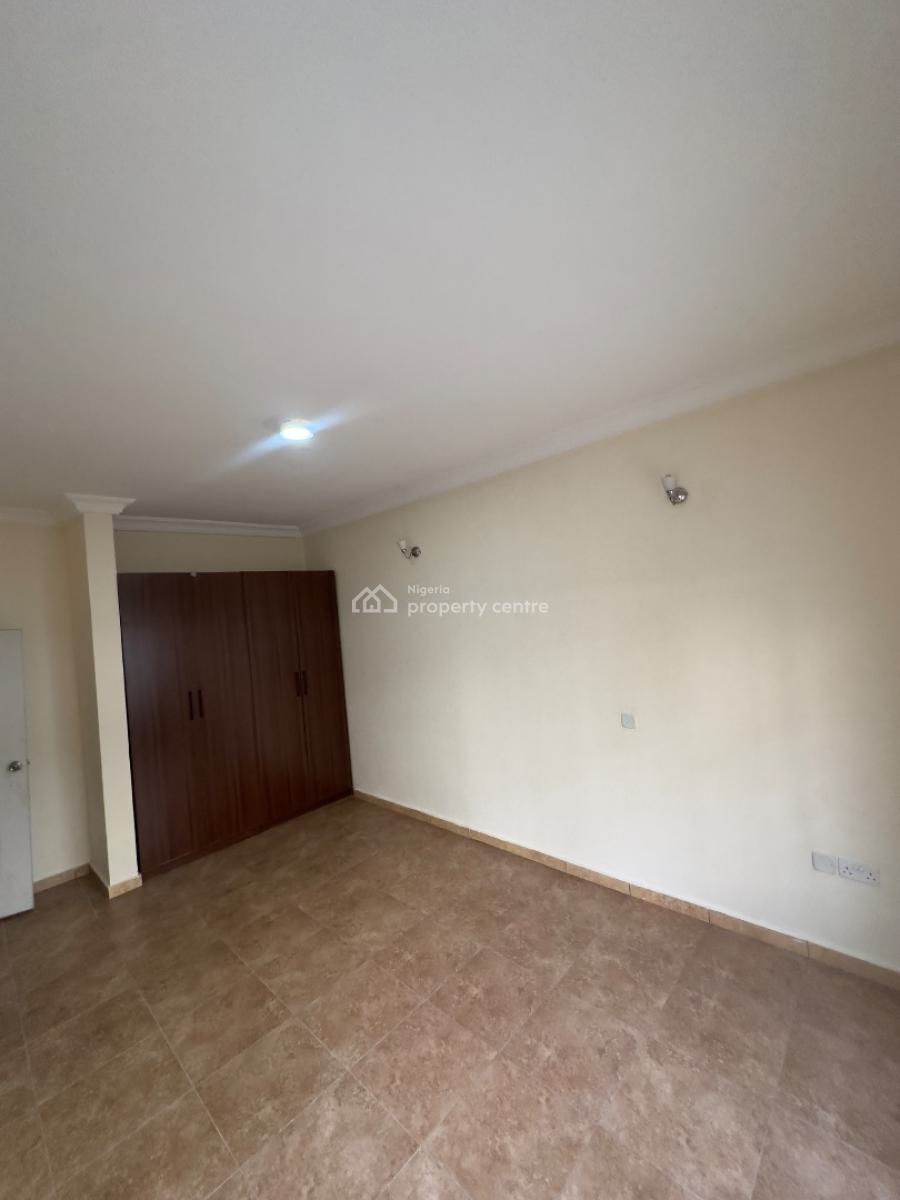 Well Spacious 3bedroom Apartment and a Bq, Off Oladimeji Alo, Lekki Phase 1, Lekki, Lagos, Flat / Apartment for Rent
