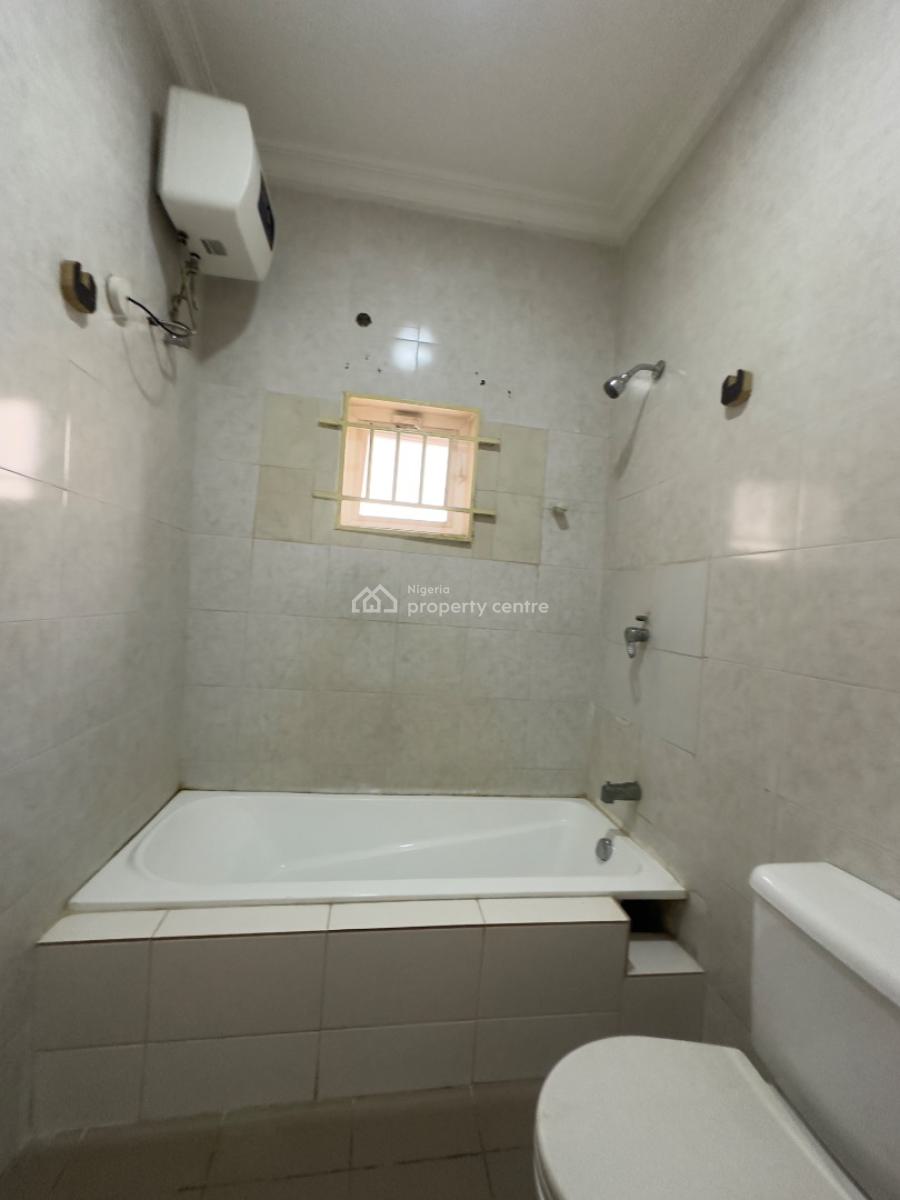 Well Spacious 3bedroom Apartment and a Bq, Off Oladimeji Alo, Lekki Phase 1, Lekki, Lagos, Flat / Apartment for Rent