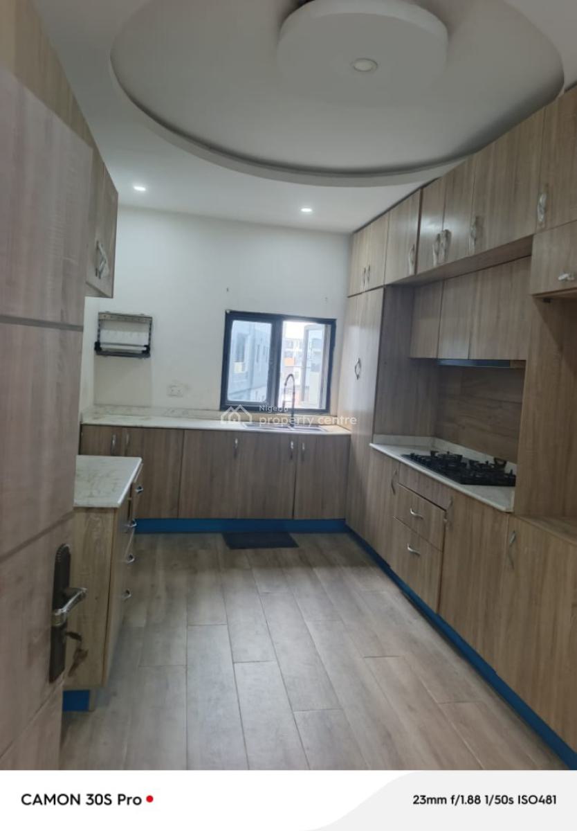 *just Out * 3bedroom Apartment, Conservation Road, Lekki, Lagos, Flat / Apartment for Rent