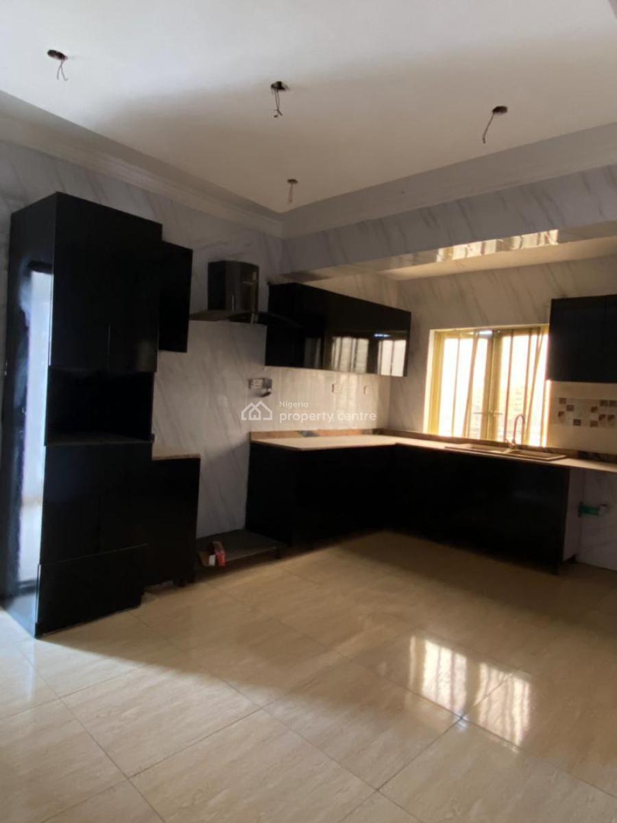 3bedroom Flat in a Secured Estate, Lekki Phase 1, Lekki, Lagos, Flat / Apartment for Rent