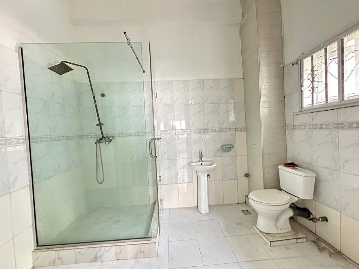 *a Beautiful 3bedroom Apartment Available, Opposite Vgc Estate, Lekki, Lagos, Flat / Apartment for Rent