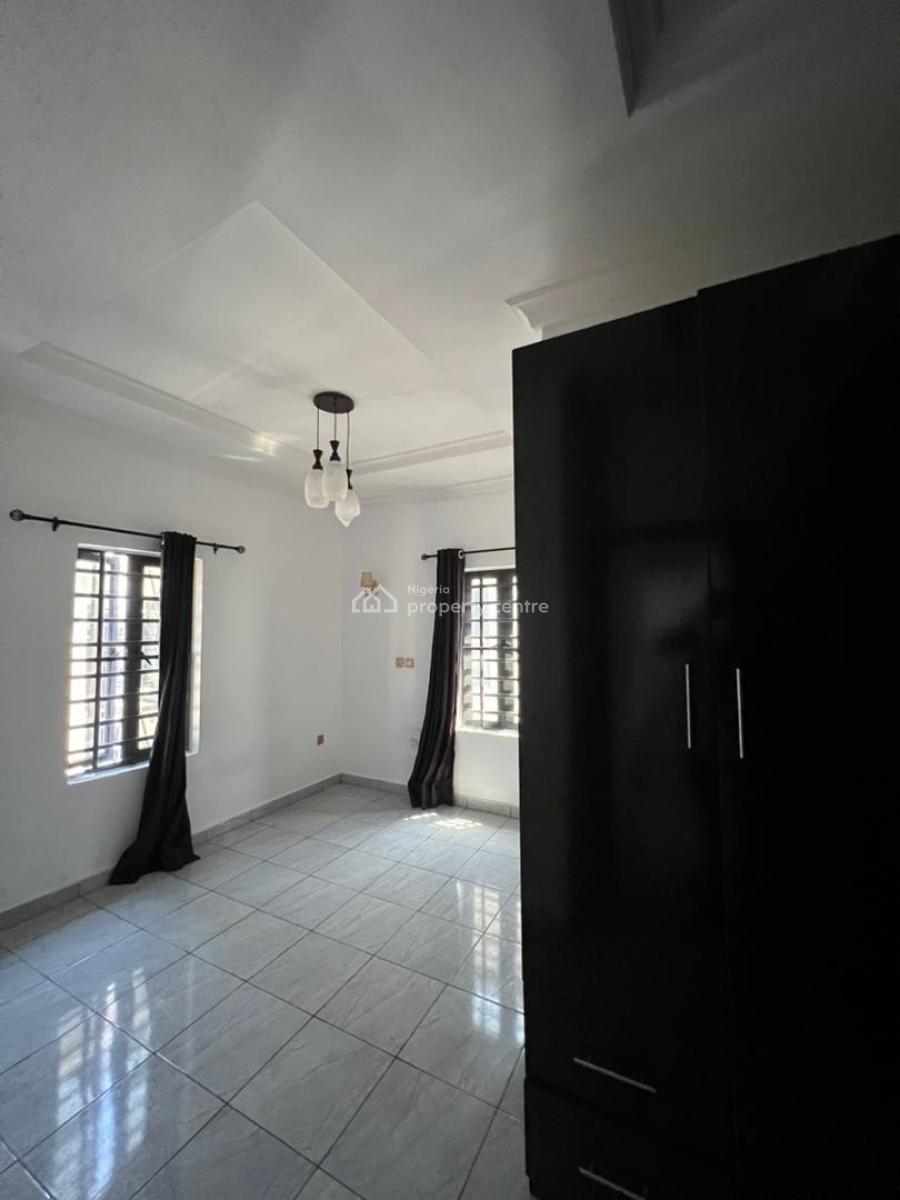 Available  !!!   Direct Brief   Spacious Studio Room Self Contai, Orchid Road Before The Round About, Lekki, Lagos, Self Contain (single Rooms) for Rent