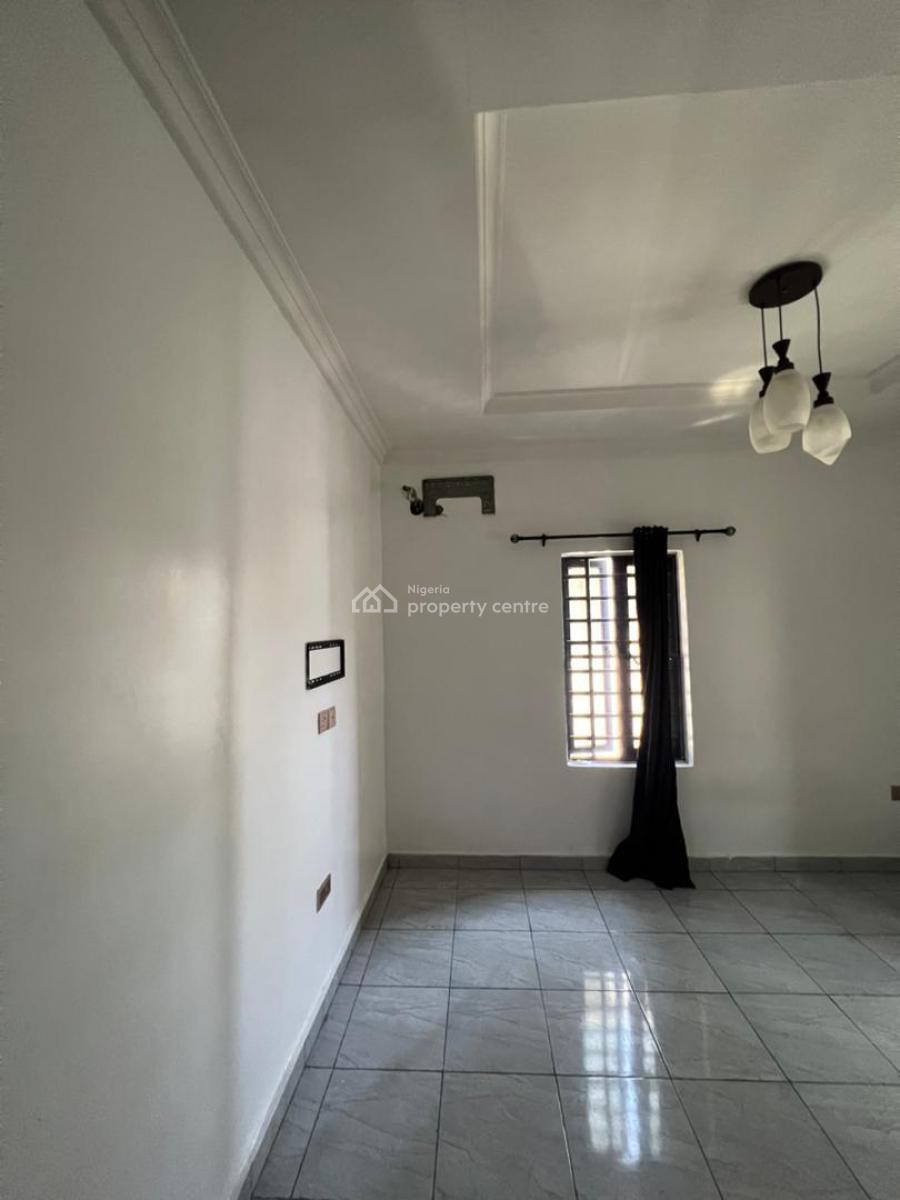 Available  !!!   Direct Brief   Spacious Studio Room Self Contai, Orchid Road Before The Round About, Lekki, Lagos, Self Contain (single Rooms) for Rent