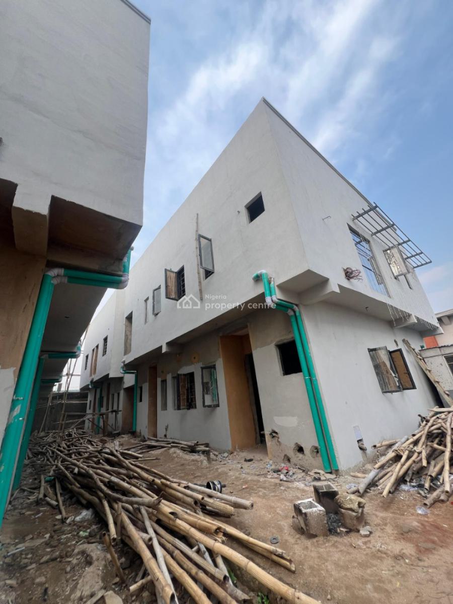 The Only Affordable Long Lease in Lagos, Obanikoro, Obanikoro, Shomolu, Lagos, Flat / Apartment for Rent