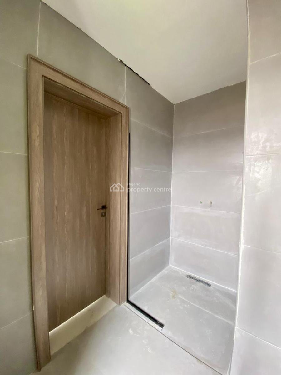 Prime Residential 3-bedroom Apartment with Modern Amenities, Lekki Phase 1, Lekki, Lagos, Block of Flats for Sale