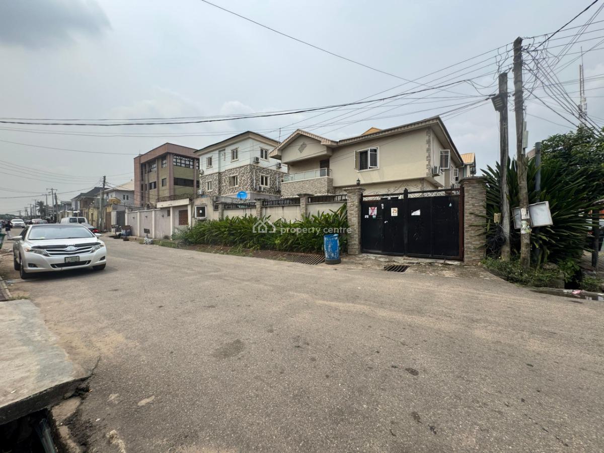 a 3 Bedroom Apartment, Magodo Shangisha, Gra Phase 2, Magodo, Lagos, Block of Flats for Sale