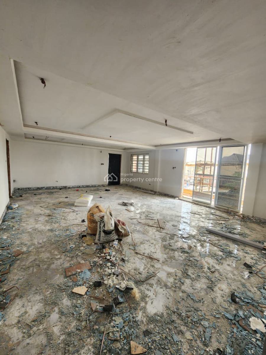 Massive 3-bedroom Flat, Off Mabo Street, Surulere, Lagos, Flat / Apartment for Rent