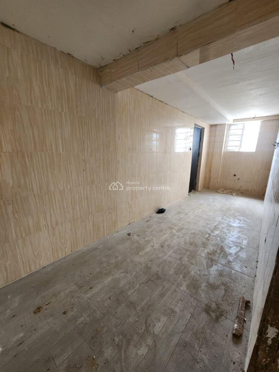 Massive 3-bedroom Flat, Off Mabo Street, Surulere, Lagos, Flat / Apartment for Rent
