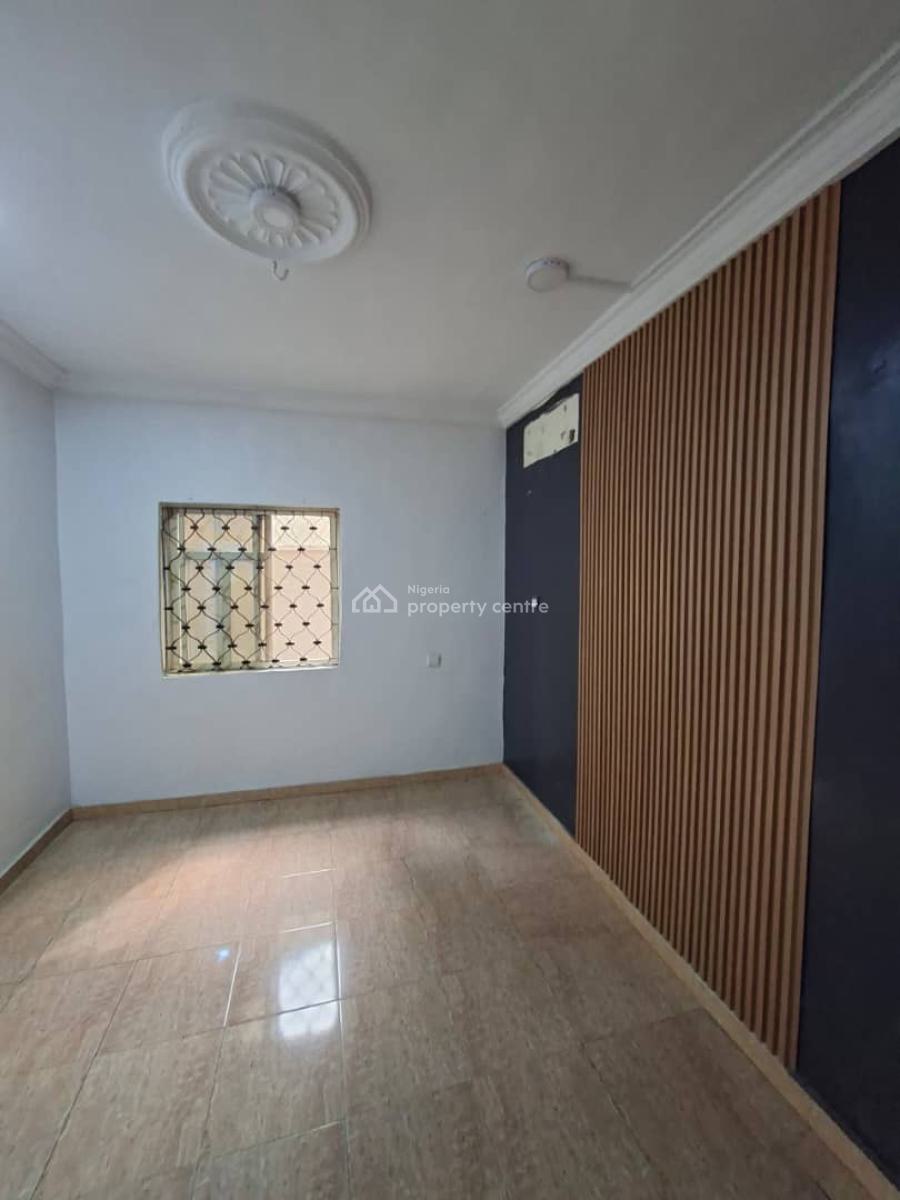 Spacious 3bedroom Apartment, Yaba, Lagos, Flat / Apartment for Rent