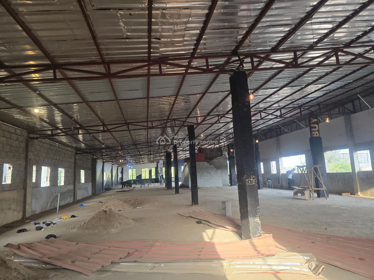 Commercial Property in Lugbe Shoprite, Lugbe Shoprite, Lugbe District, Abuja, Plaza / Complex / Mall for Rent
