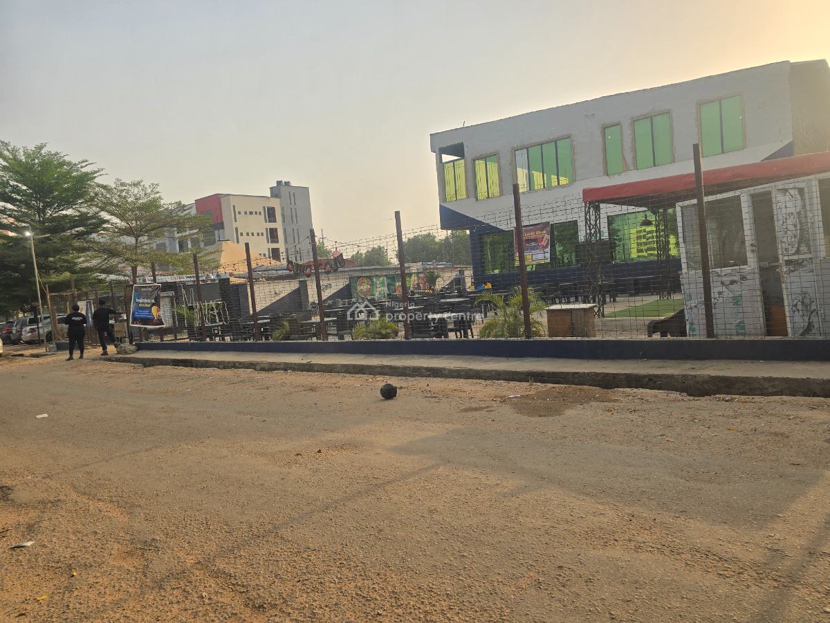 Commercial Property in Lugbe Shoprite, Lugbe Shoprite, Lugbe District, Abuja, Plaza / Complex / Mall for Rent
