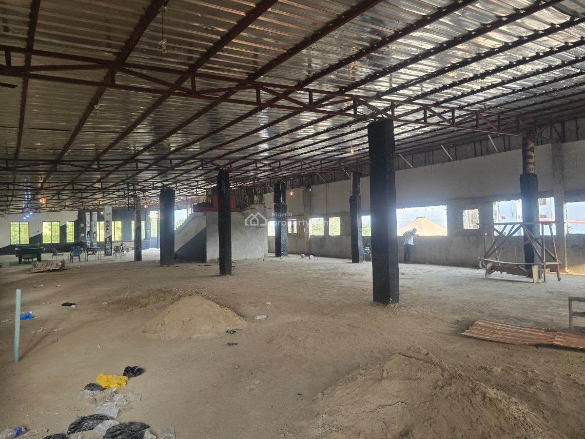 Commercial Property in Lugbe Shoprite, Lugbe Shoprite, Lugbe District, Abuja, Plaza / Complex / Mall for Rent