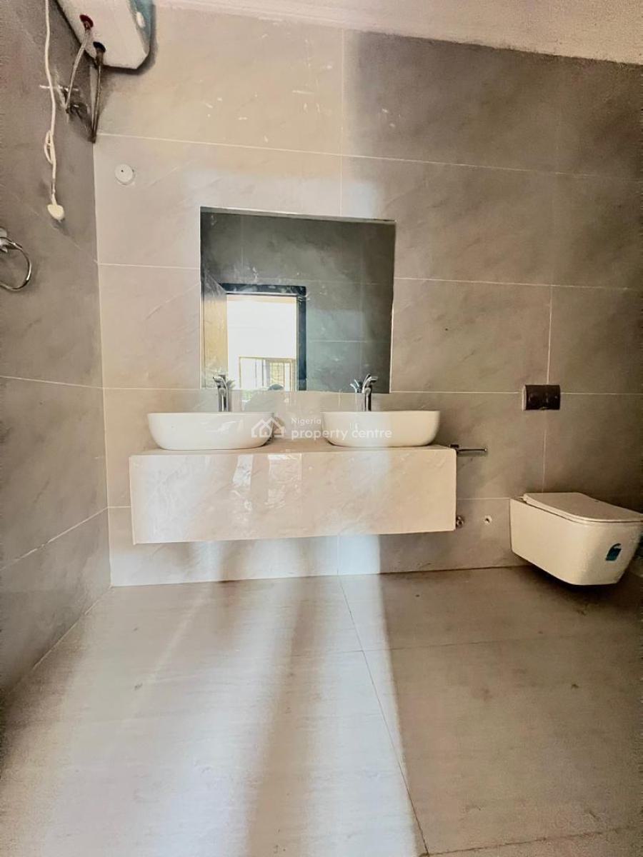 Very Spacious 3 Bedroom Apartment with Pool, Bq & Ac, Lekki Phase 1, Lekki, Lagos, Flat / Apartment for Rent