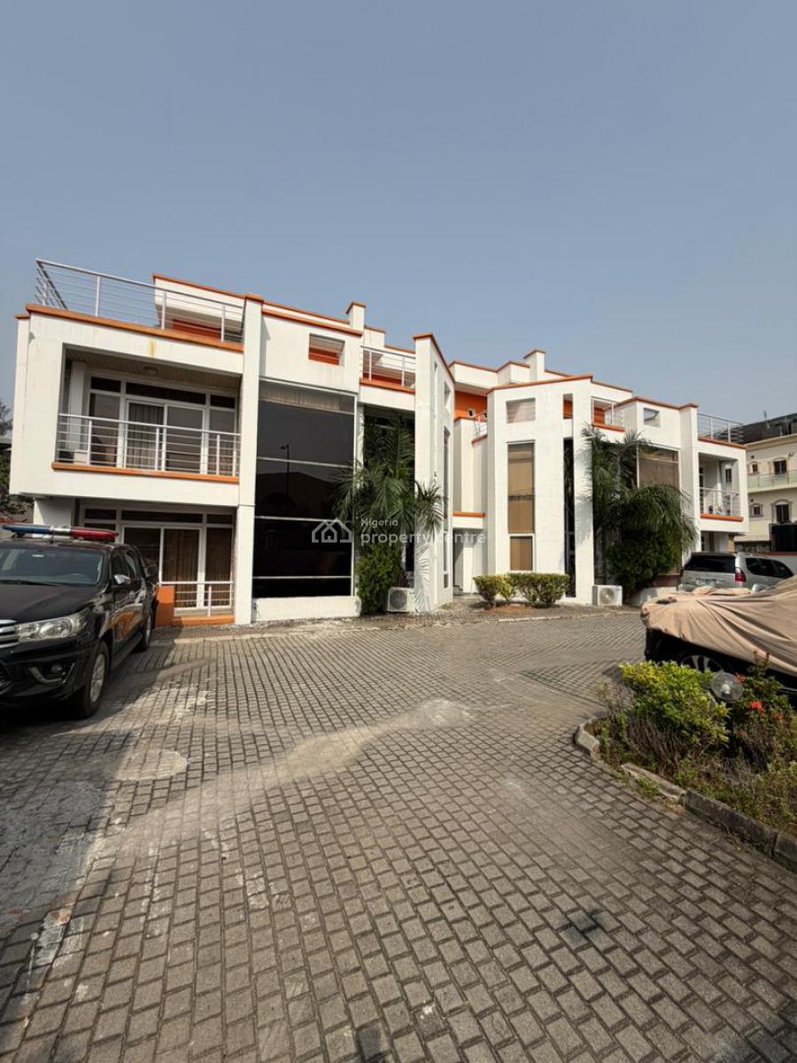 One of a Kind Spacious 2 Bedroom Penthouse with 24/7 Light & Cctv, Lekki Phase 1, Lekki, Lagos, Flat / Apartment for Rent