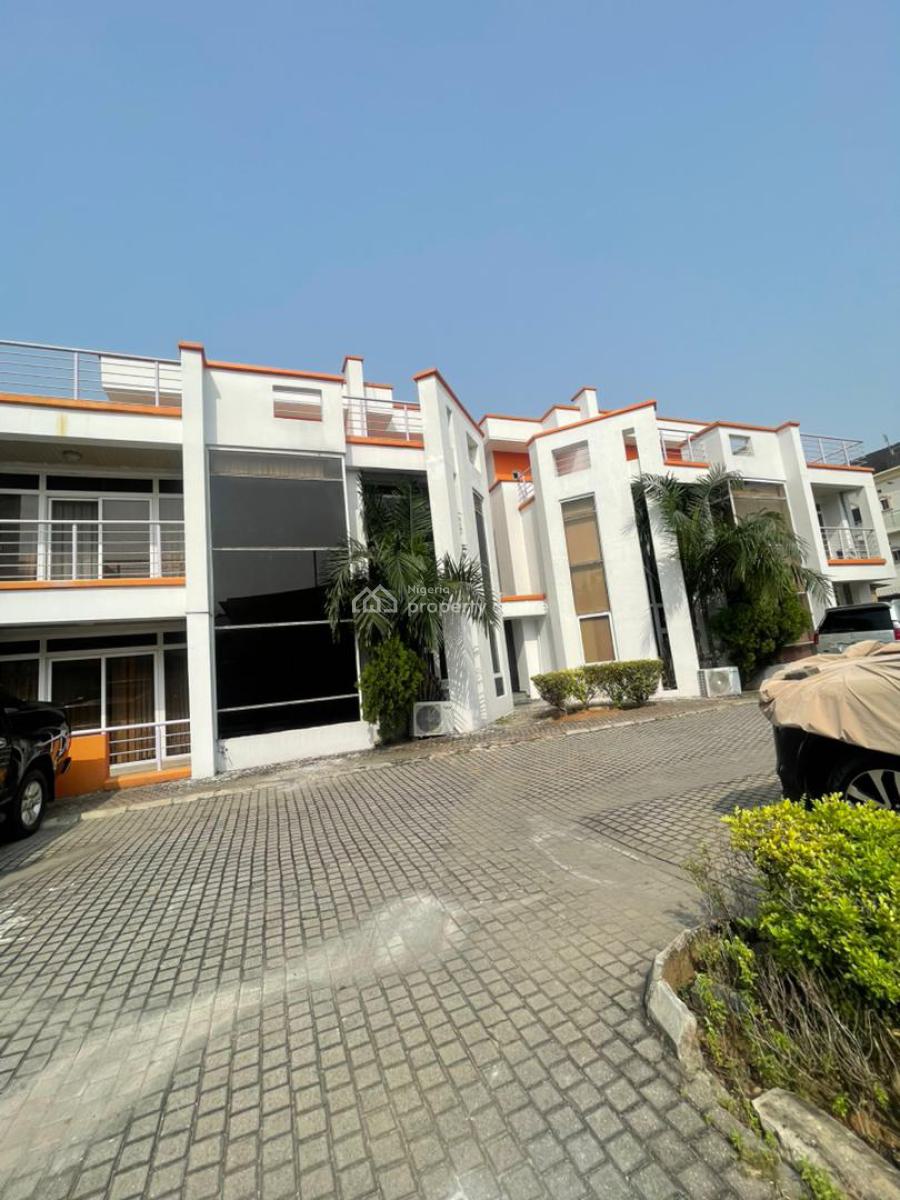 One of a Kind Spacious 2 Bedroom Penthouse with 24/7 Light & Cctv, Lekki Phase 1, Lekki, Lagos, Flat / Apartment for Rent